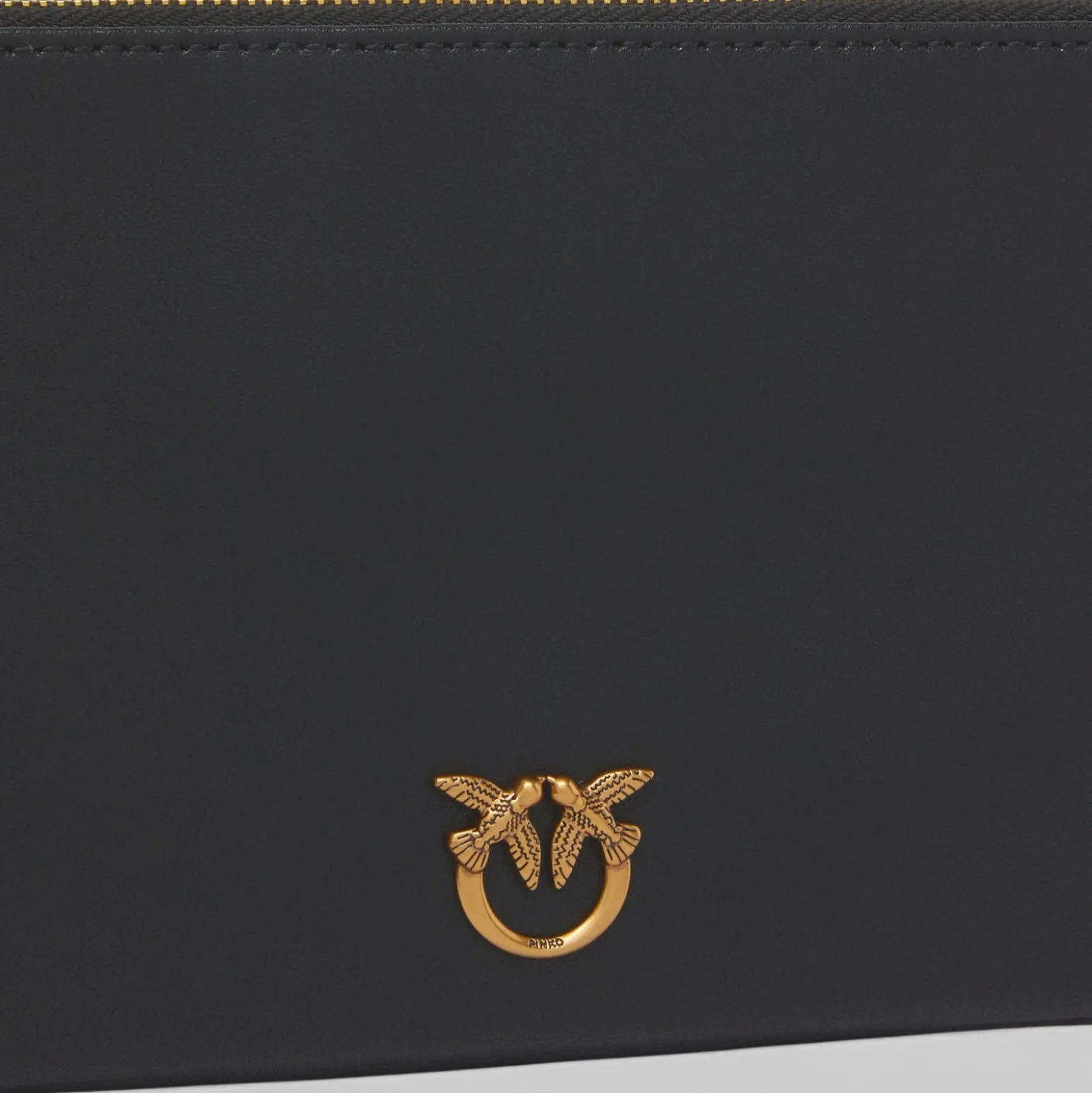 Horizontal Flat Bag in pelle