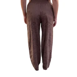 Pantaloni donna in mussola di cotone con ricamo sangallo