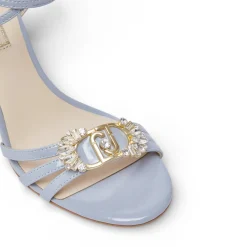 Sandali donna in vernice con logo gioiello