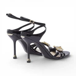 Sandali donna in vernice con logo gioiello