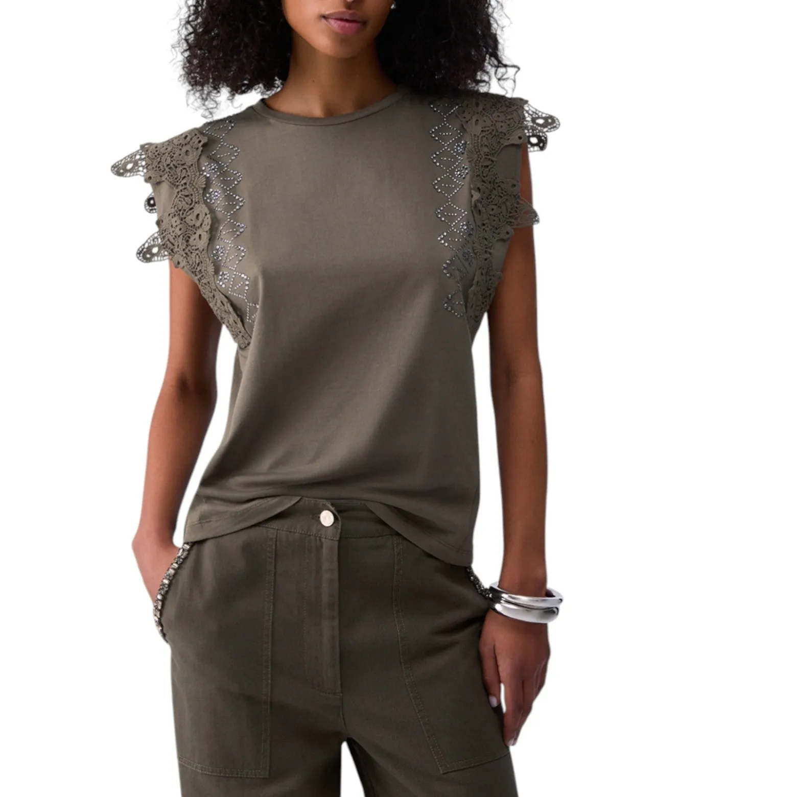 T-shirt donna con dettagli macramè