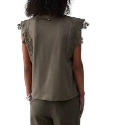 T-shirt donna con dettagli macramè